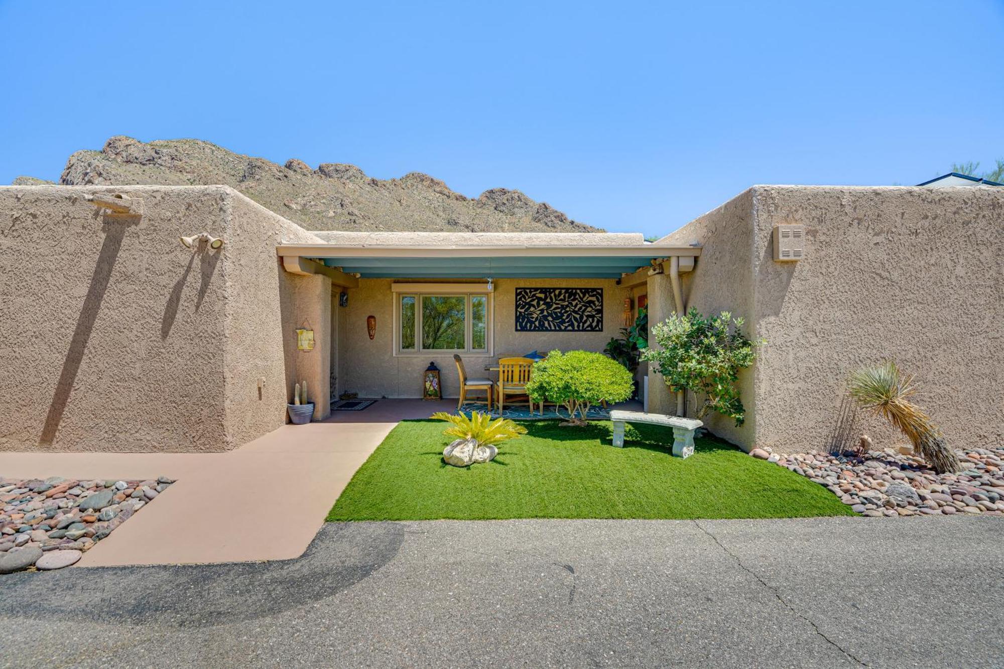 Retreat With Pool And Breathtaking Views!